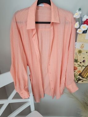 Lightweight Peach Button-Up Shirt - Neutral Ground Size S